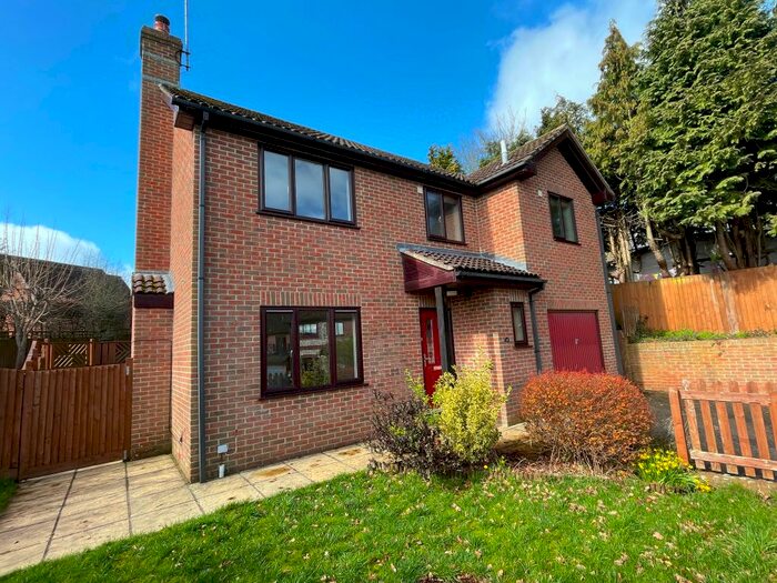 5 Bedroom Detached House For Sale In Oakwood Grove, Alderbury, Salisbury, SP5