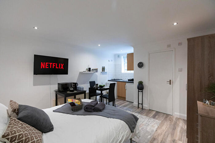 Studio To Rent In South Hill Ave South Harrow, HA2