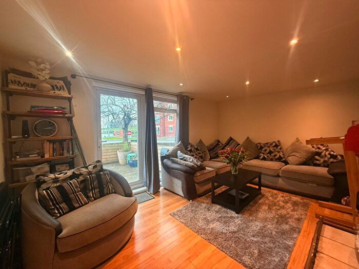 2 Bedroom Apartment To Rent In Crompton Street, Warwick, CV34