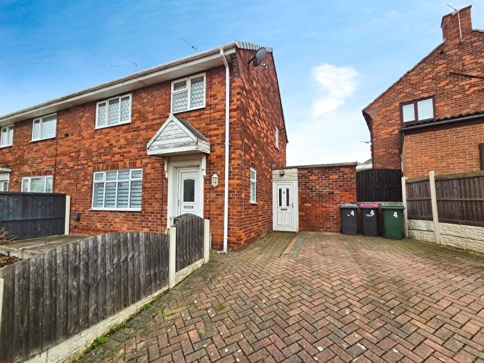 3 Bedroom Semi-Detached House For Sale In Springfield Drive, Thrybergh, Rotherham, S65