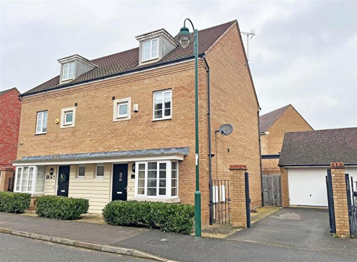 4 Bedroom Town House For Sale In Freshwater Road, Hampton Vale, Peterborough, PE7