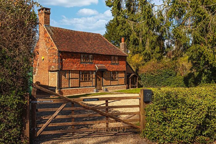 3 Bedroom Property For Sale In Langley Lane, Ifield, RH11