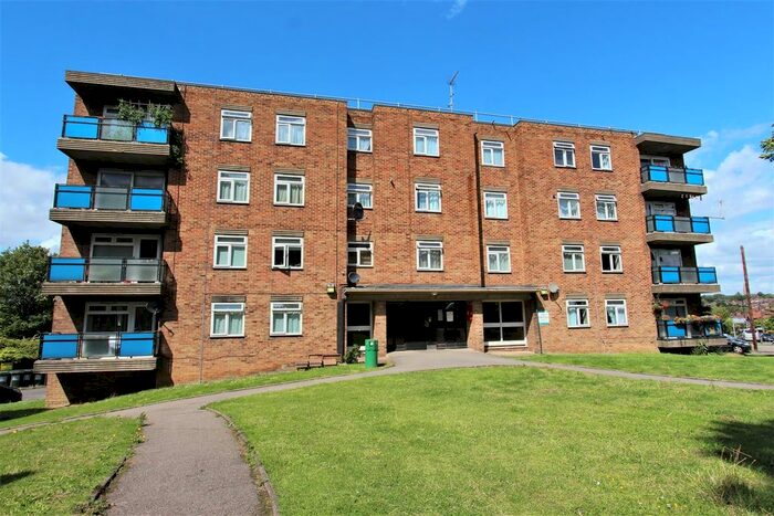 2 Bedroom Flat To Rent In The Homestead, New Southgate, N11