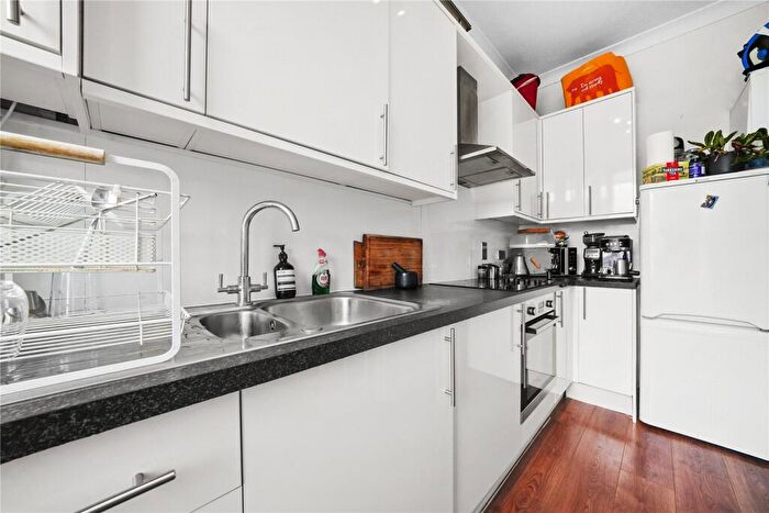 1 Bedroom Flat To Rent In Ramsden Road, Balham, SW12