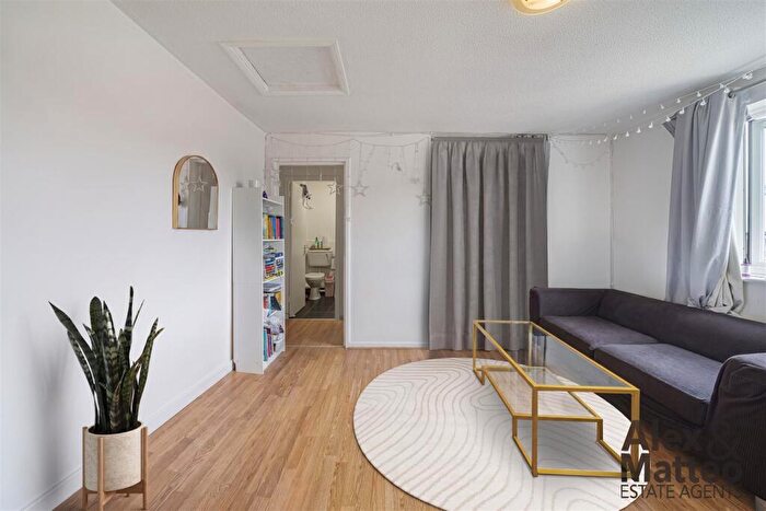 1 Bedroom Flat To Rent In Myers Lane, South Bermondesy, SE14