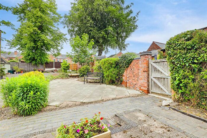 3 Bedroom End Terrace House For Sale In Church Drive, Daybrook, Nottinghamshire, NG5