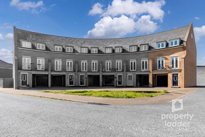 4 Bedroom Town House For Sale In Mountbatten Drive, Sprowston, Norfolk, NR6