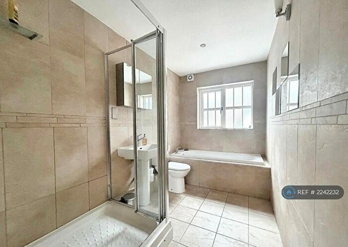 2 Bedroom Flat To Rent In Barton Road, Manchester, M28