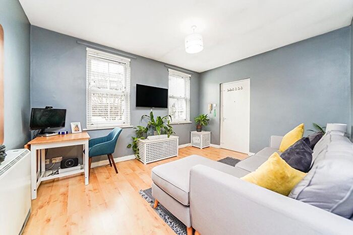 1 Bedroom Flat To Rent In Spanby Road, London, E3