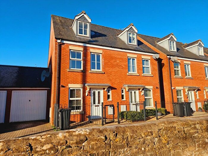 3 Bedroom Semi-Detached House To Rent In The Shearings, Old Town, Swindon, SN1