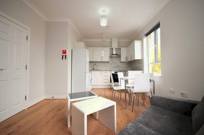 1 Bedroom Flat To Rent In Flat, The Vale, London, W3