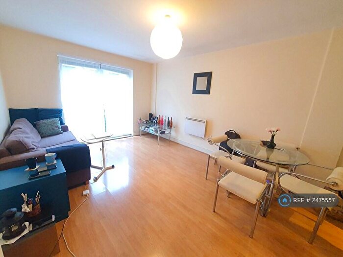 1 Bedroom Flat To Rent In Capulet Square, London, E3