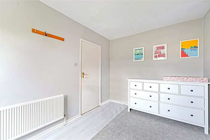 2 Bedroom Flat To Rent In Avon Road, Walthamstow, London, E17