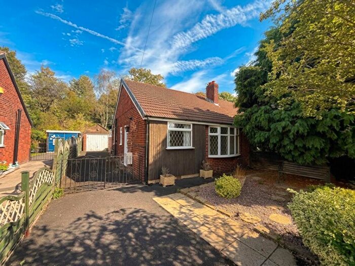 1 Bedroom Bungalow For Sale In Sutton Drive, Huddersfield, HD5