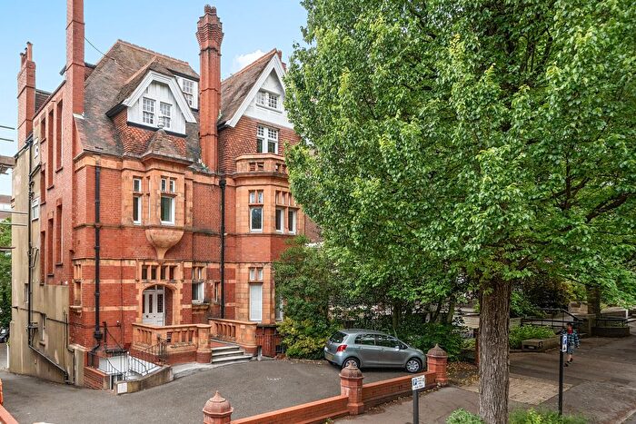 5 Bedroom Flat For Sale In The Drive, Hove, BN3