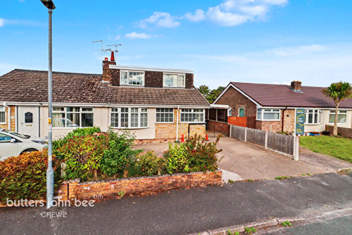 3 Bedroom Semi-Detached House For Sale In Singleton Avenue, Crewe, CW1