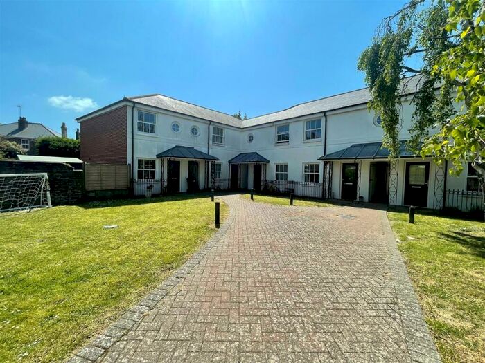 2 Bedroom House To Rent In Hathaway Mews, Worthing, BN11