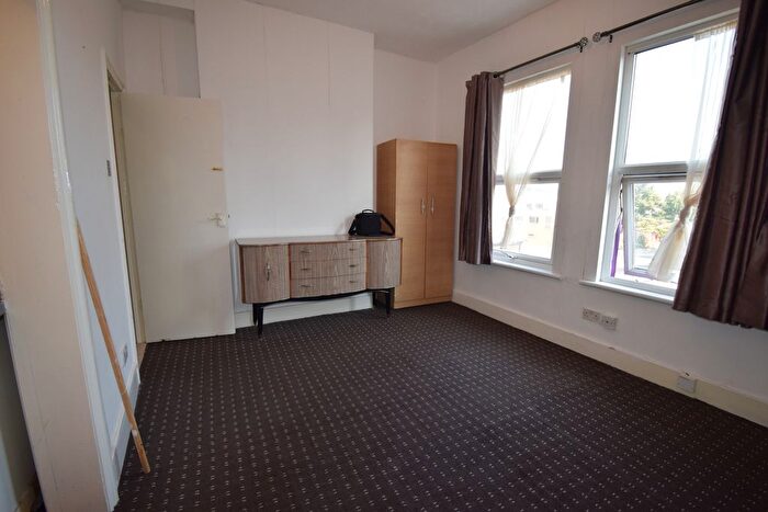 Studio To Rent In Ilford, IG1
