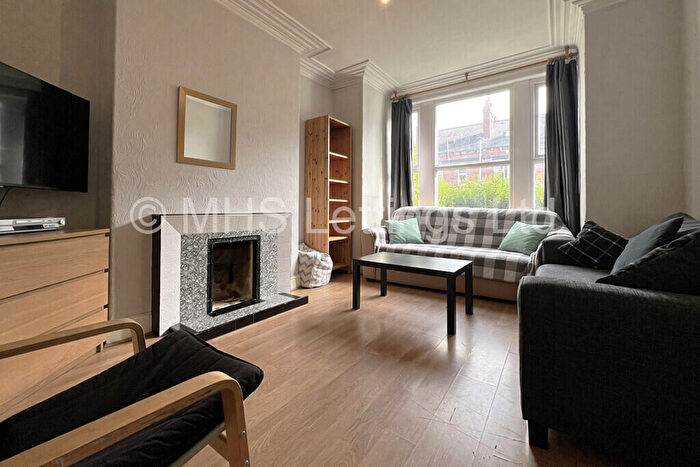 4 Bedroom Terraced House To Rent In Burchett Grove, Leeds, LS6