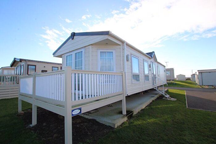 2 Bedroom Park Home For Sale In Leysdown Road, Leysdown-on-Sea, Sheerness, Kent, ME12