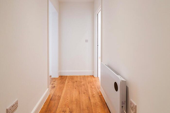 1 Bedroom Apartment To Rent In Cambridge Street, Wellingborough, NN8
