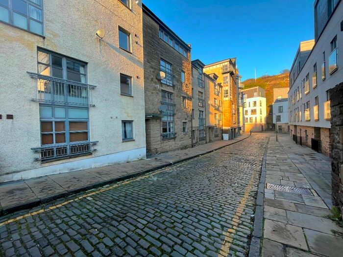 2 Bedroom Flat To Rent In Old Tolbooth Wynd, Old Town, Edinburgh, EH8