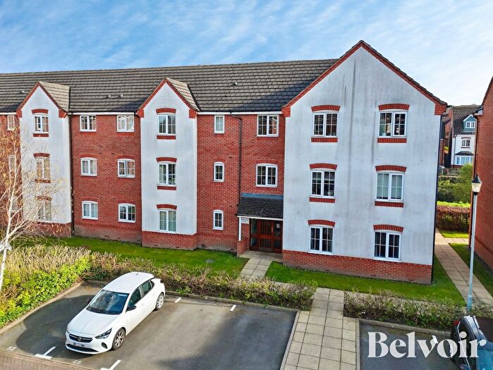 2 Bedroom Flat For Sale In Wedgbury Close, Wednesbury, WS10