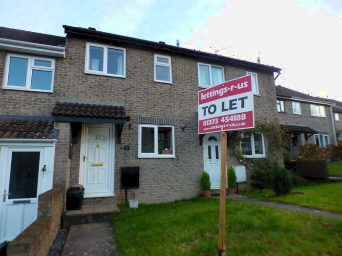 2 Bedroom House To Rent In Whatcombe Road, Frome, Somerset, BA11