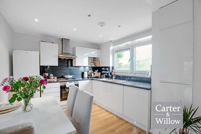 2 Bedroom Flat For Sale In Elm Court, Love Lane, Woodford Green, IG8