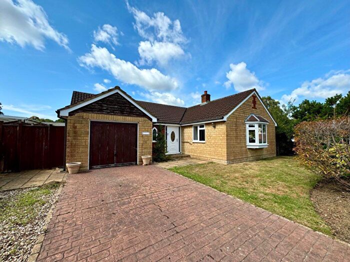 3 Bedroom Detached Bungalow For Sale In Beaconfield Road, Yeovil, Somerset, BA20