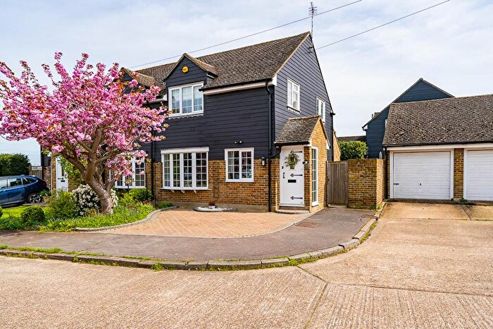 3 Bedroom Semi-Detached House For Sale In Meadowgate, Stock, CM4