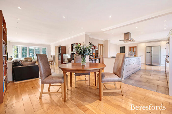 5 Bedroom Detached House For Sale In London Road, Brentwood, CM14