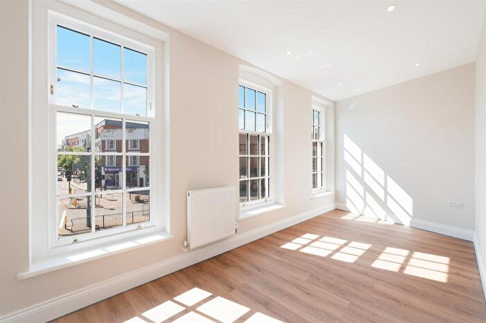 1 Bedroom Flat To Rent In High Street, Epsom, KT19