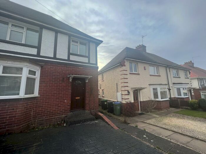 3 Bedroom Semi-Detached House To Rent In Abbey Crescent, Oldbury, B68