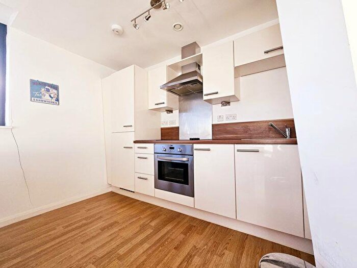 2 Bedroom Apartment To Rent In Mann Island, Liverpool, L3
