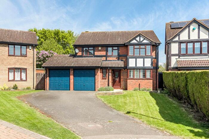 4 Bedroom Detached House For Sale In Flora Thompson Drive, Newport Pagnell, MK16