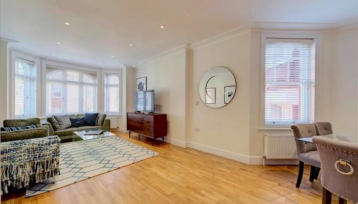 3 Bedroom Flat To Rent In Hamlet Gardens, Ravenscourt Park, London, W6