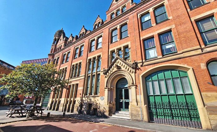 2 Bedroom Flat To Rent In Chepstow House, / Chepstow Street, M1