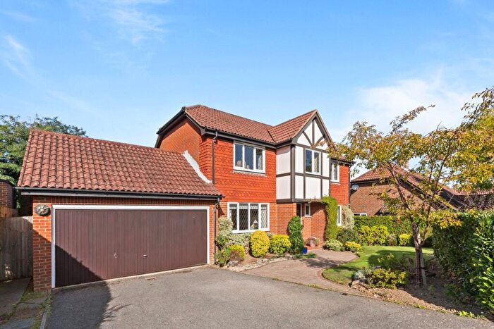 4 Bedroom Detached House For Sale In Gateford Drive, Horsham, RH12