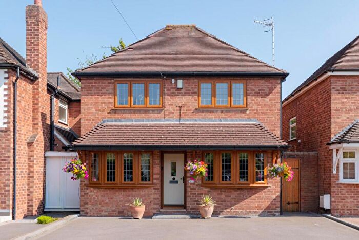 3 Bedroom Detached House For Sale In Worcester Road, Hagley, Stourbridge, DY9