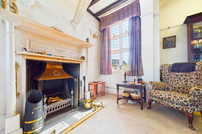 6 Bedroom Detached House For Sale In West End Road, Ulceby, North Lincolnshire, DN39