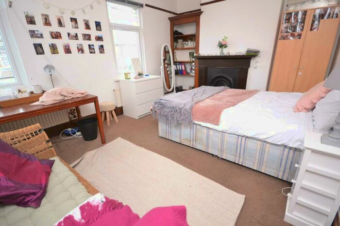 6 Bedroom Terraced House To Rent In Donnington Road, Reading, RG1