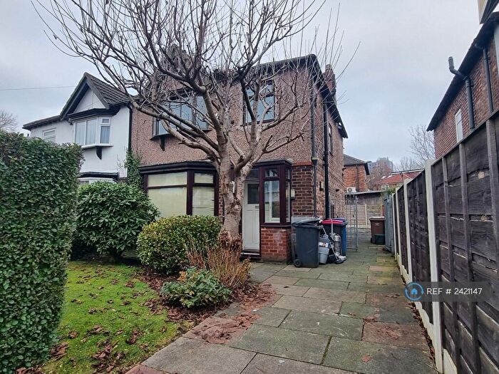 3 Bedroom Semi-Detached House To Rent In Cleveleys Grove, Salford, M7