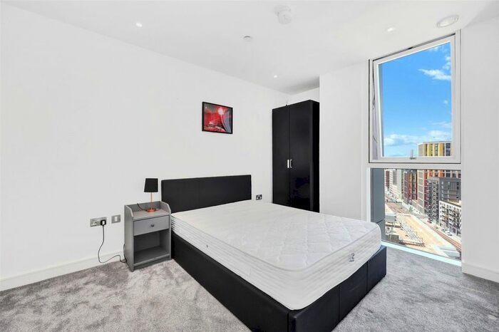 2 Bedroom Flat To Rent In Gladwin Tower, Wandsworth Road, London, SW8