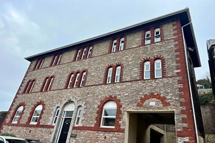 1 Bedroom Flat To Rent In Queen Street, Torquay, TQ1