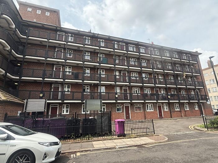 2 Bedroom Flat For Sale In Langmore House, Stutfield Street, London, E1