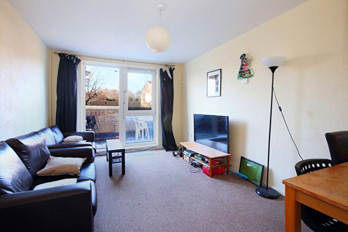 3 Bedroom Flat To Rent In Otley House Gillespie Road, N5