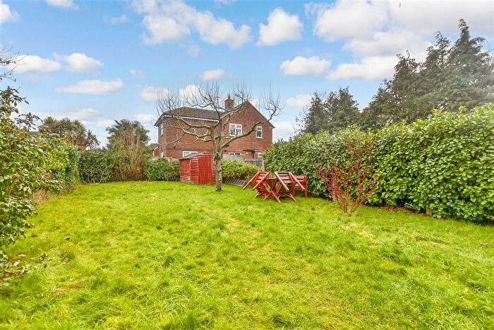 3 Bedroom Terraced House For Sale In North Pends, Kennington, Ashford, Kent, TN24