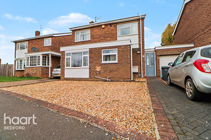 3 Bedroom Link Detached House For Sale In Gainsborough Rise, Bedford, MK41