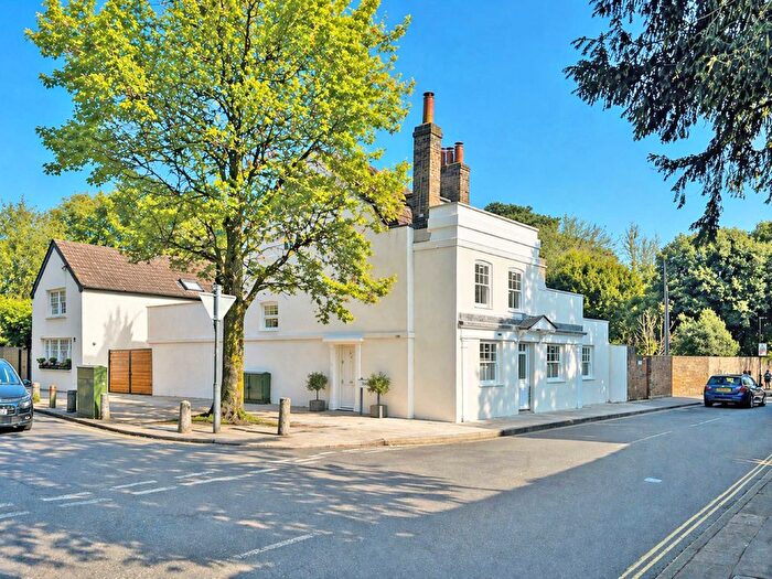3 Bedroom Detached House For Sale In Ham Street, Ham, TW10